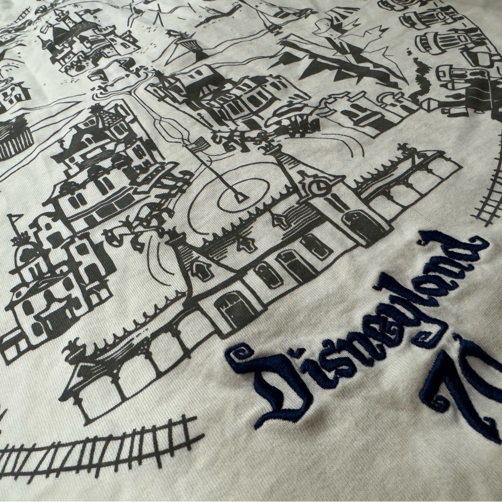 Disneyland 70th anniversary Tshirt - Picture 4 of 5